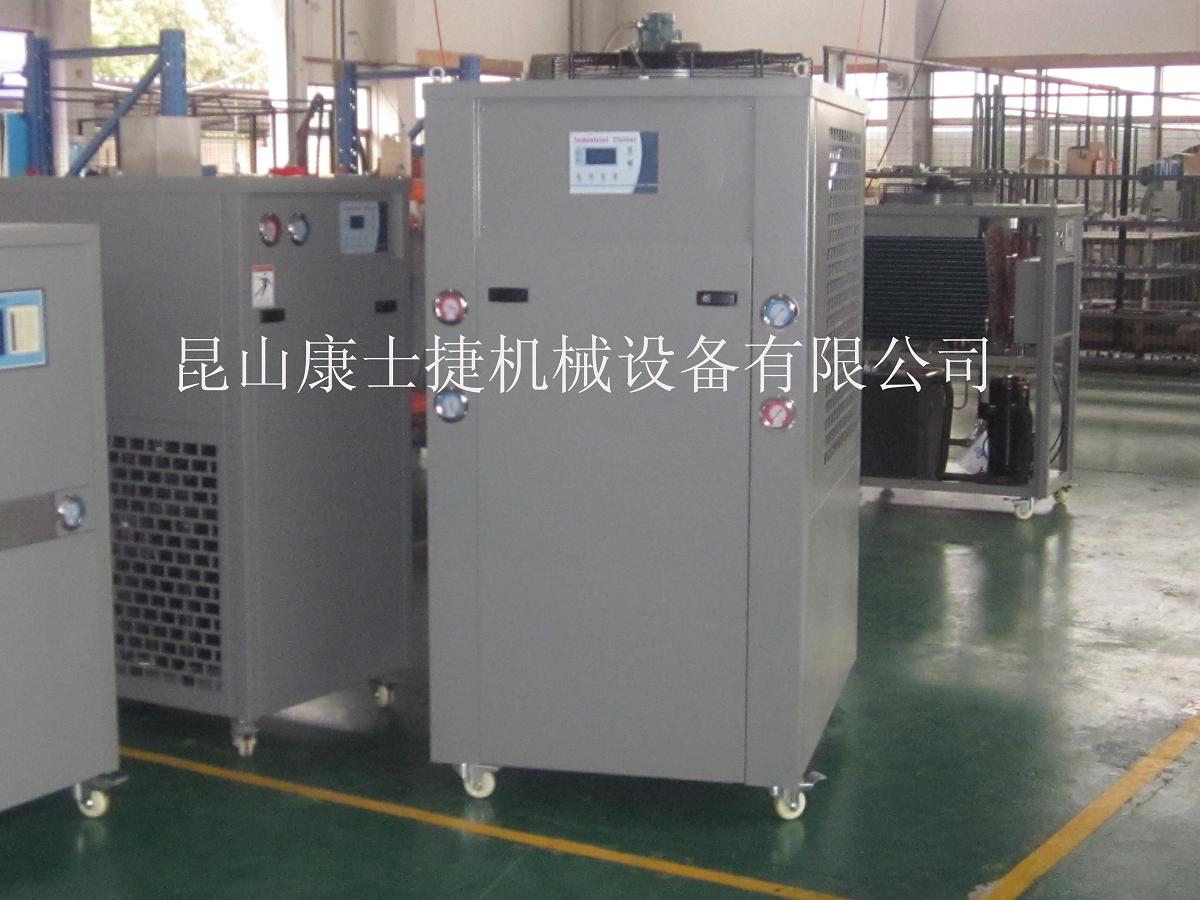實(shí)驗(yàn)室設(shè)備控溫用冷水機(jī)_解決實(shí)驗(yàn)室設(shè)備溫度過高,過熱用制冷設(shè)備